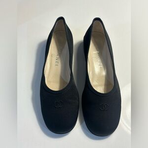 Vintage 90’s CHANEL Black Ballet Flat Heel 6.5